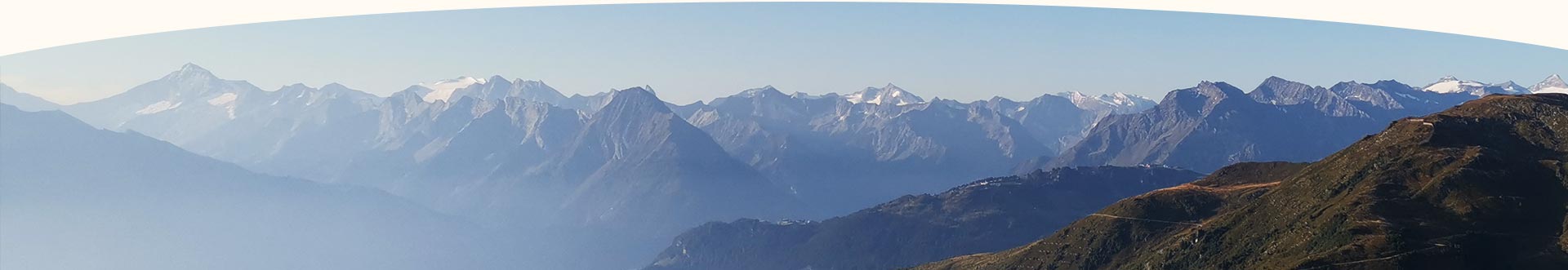 Blick auf die Berge im Sommer Zillertal